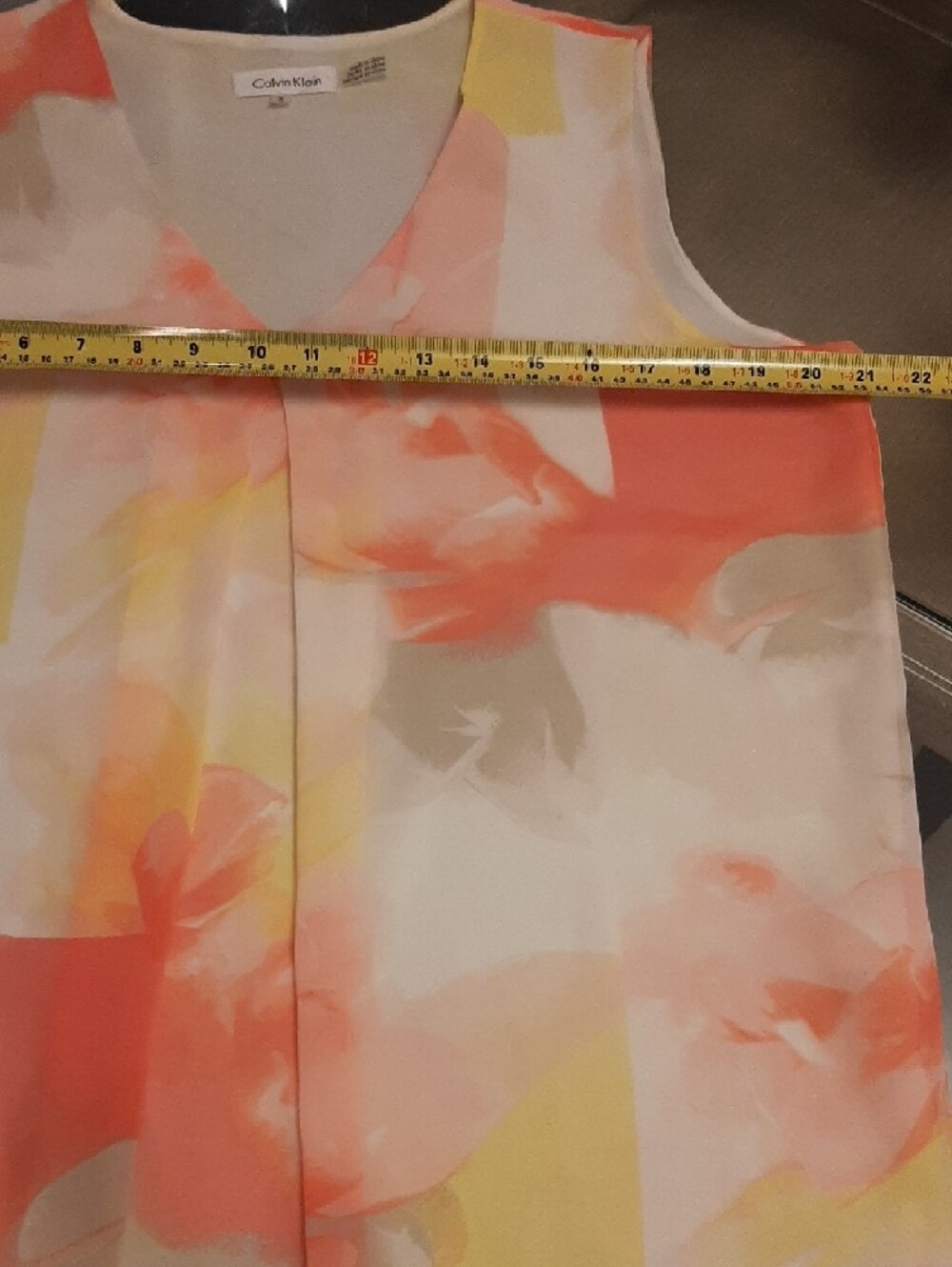 Calvin Klein๐NWOT V-Neck Coral/Yellow/White Watercolor Camisole Top LINED Sz L - Picture 7 of 8